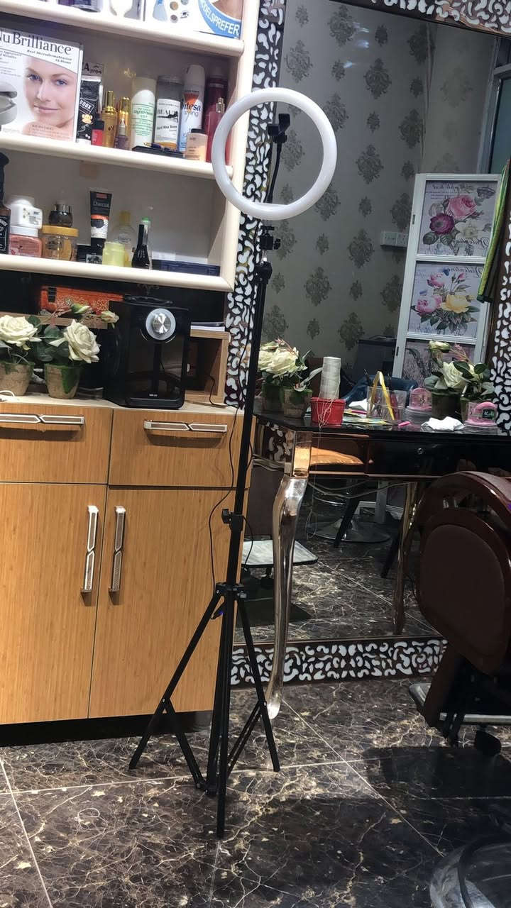 مرايات صالون استخدام قليل جدا تصميم تركي سعرهم اثنينهم قفل ٤٠٠ الف 
كرسي حلاقه اصلي متانه قويه مستخدم قليل سعره قفل ١٧٥


**إذا كنت صاحب هذا الإعلان وتريد حذفه لأي سبب، رجاءا أرسل رسالة إلى الدعم الفني**