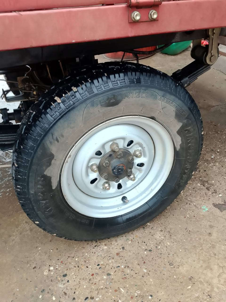 ستوته للبيع سولينك فحل
خمس ستدات شاصي ركبه شرط كهربايات شغاله مكينه نضيفه نشطه ستوته مال شغل السعر 1.150بيها مجال بسيط مكان حمام العليل الشراي يخابر ***********
