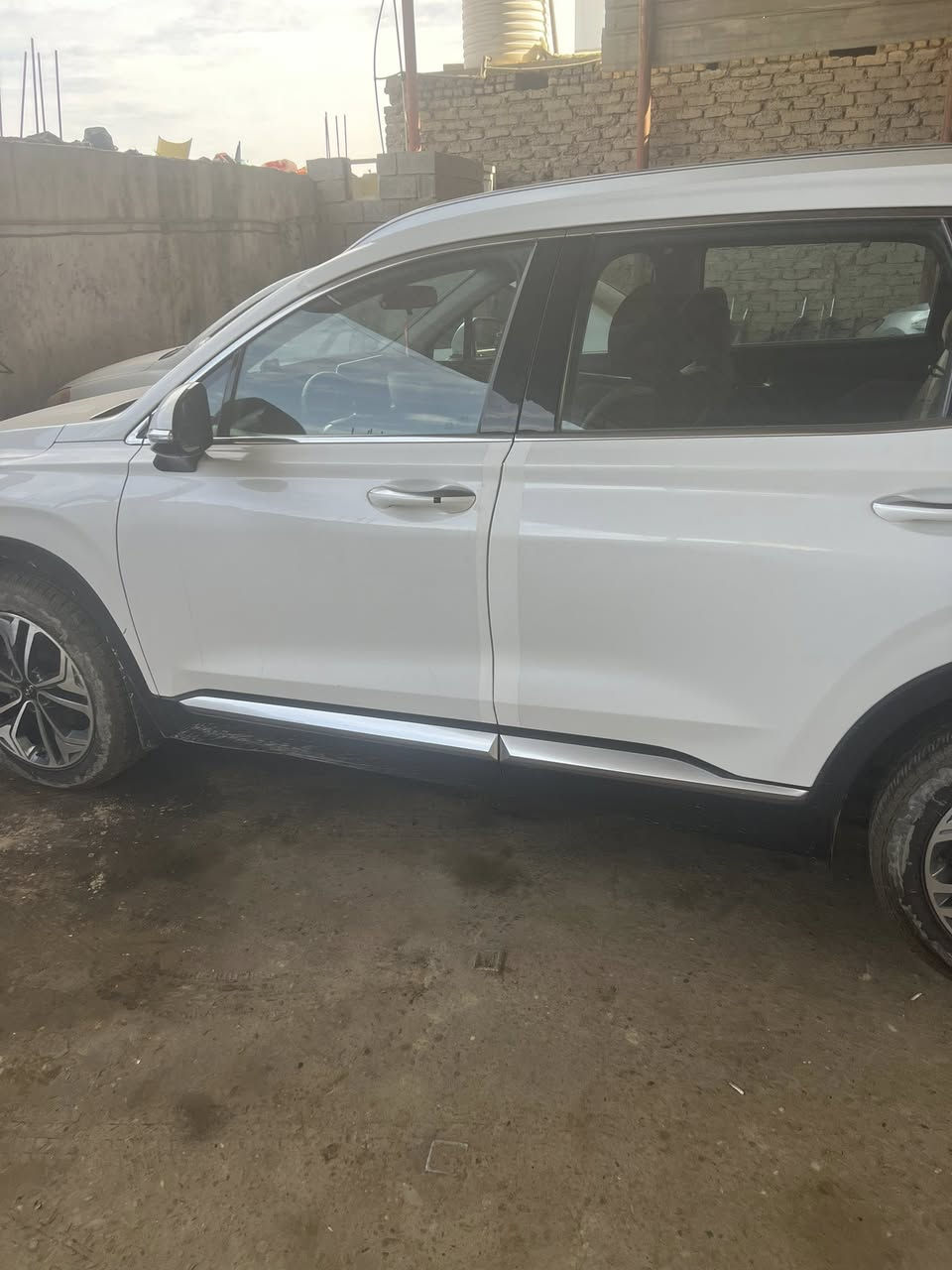 سلام عليكم سنتافي 2020مكفوله كفاله عامه عدا بارد بالباب فول مواصفات محرك 2400رقم بغداد بسمي عداد مسافه ٧٢الف السعر ٢١٥وبيه مجال قليل مسعجل بالبيع ***********مكان  صلاح الدين سامراء
