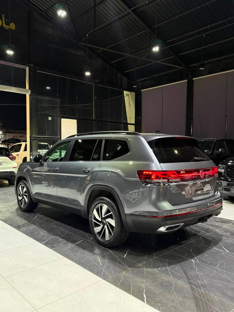 فولكس ولگن اطلس VOLKSWAGEN ATLAS 
موديل. ٢٠٢٥
ماشية. ١٦ الف 
ضرر: باب و جاملغ ورا مصبوغ بدون دواخل رقم شاصي بالمنشور 
ارباك : بس بردة ، ستيرن او داشبورد ماطاك سليمة ١٠٠٪؜١٠٠
مواصفات : بانوراما ٤*٤ دبل اكسل كوشنات جلد بارد او حار شاشة كبير ويل جبير بردات بيلادي
 رقم شاصي : 1V2KR2CAXSC553401

السعر. ٢٨٨$ ورقة وبي مجال

كورك : ***********
اسيا : ***********
عنوان : شركة ريبوار سالار صالح عل شارع ١٠٠م منطقة معارض 

تترقم. اربيل. دهوك. سليمانيه

