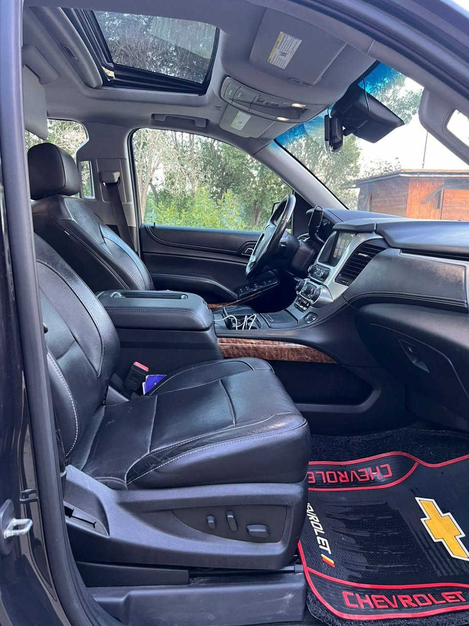 سلام عليكم تاهو  ٢٠١٨ برايمر وارد امريكي حادثها فقط جاملغ  بله ايرباك بله دواخل كفاله من دواخل ومن لشواصيي
سياره جديده مال بيت احله من لصور
مكينه وكير وحداديه وتبريد كفاله 
مواصفات بريميره فول. للخير
فتحه + بصمه + اربع بيبان بصمه + داخل جلد + كراسي كهرباء + رادار امامي + كشن حار بارد + رادار جوانب + حساس خلفي + قاصه + جنطه كهرباء + سبعه راكب + داخل كشن منفصل vip + دڤيدي بل سقف + كشن خزن ممري + سستم صوت بوس +اشاير بل مري + كامره + فول تحكمات
ماشيه ١٥٠ مايل 
مكينه ٥٣٠٠ 
سعر ٣٢٠$ وبيها مجال 
مكان السياره الكراده 
للستفسار  ***********
