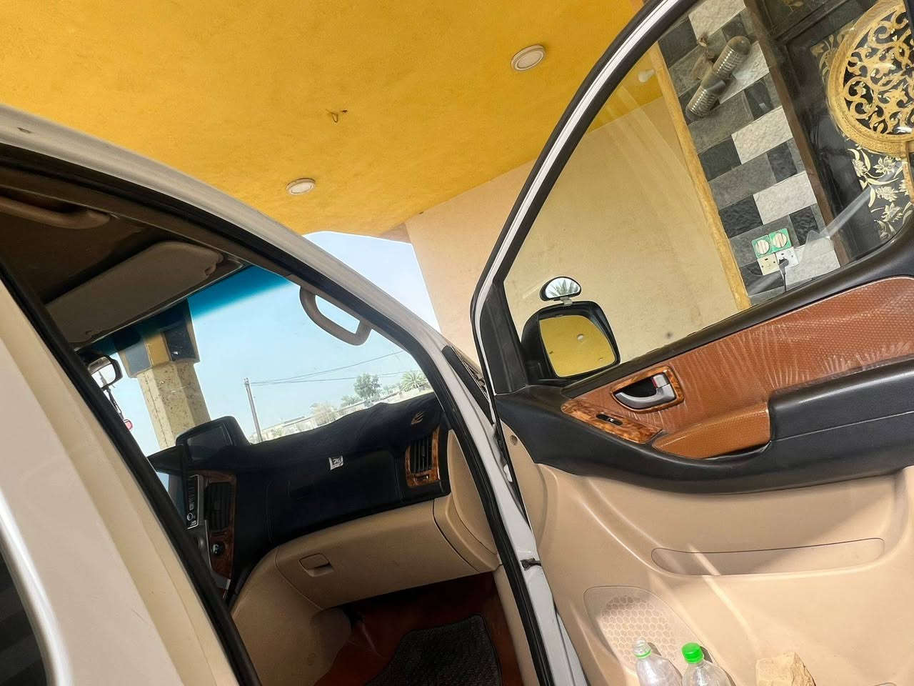 السلام عليكم سياره هونداي ستاركس للبيع موديل 2012 سياره بسمي مصفره هيئه وغرامات  ورقم انكليزي قادسيه سياره حلوه خير من الله  مال جناي محرك جديد تخم تاير حداديه تبريد كهربائيات كلهه نضيفه مكان سياره بغداد ***********
