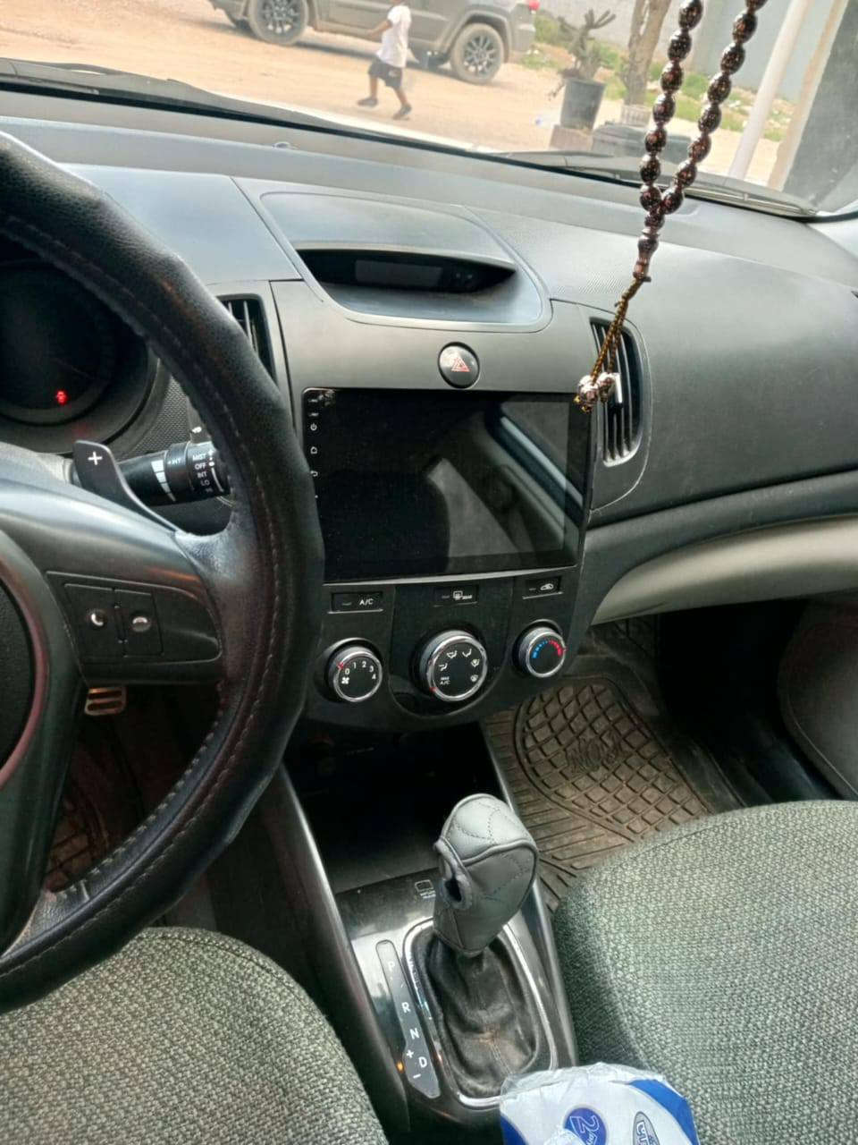 سلام عليكم سياره للبيع 
كياسيراتو 2012
رقم سليمانيه باسمي
السعر 115وبي مجال مكان خانقين 
للاتصال ***********
