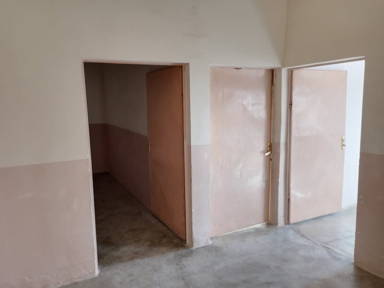 بيت للبيع في هواره به رزه قريب على الشارع العام فرع فريدون ابو مخضر مساحة البيت 165متر سعره 38 مليون وبيه مجال
***********
***********
