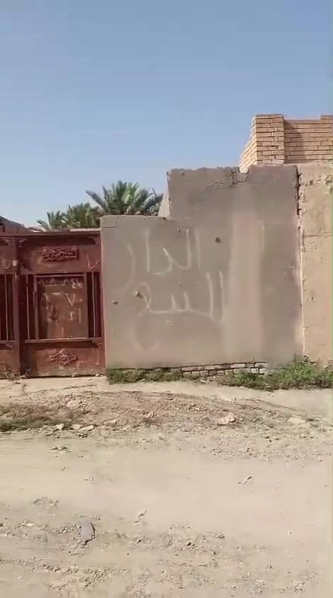 السلام عليكم متوفر بيت للبيع زراعي مساحه 210 متر مكون من ساحه كراج + ساحه خلفيه + غرفتين كبار + مطبخ + مغاسل صالح للسكن
المنطقه شارع جامع صفيه الزاويه منطقه الزعيلات 
السعر 65 مليون قفل 
للاتصال ***********
السلام عليكم متوفر بيت للبيع زراعي مساحه 210 متر مكون من ساحه كراج + ساحه خلفيه + غرفتين كبار + مطبخ + مغاسل صالح للسكن
