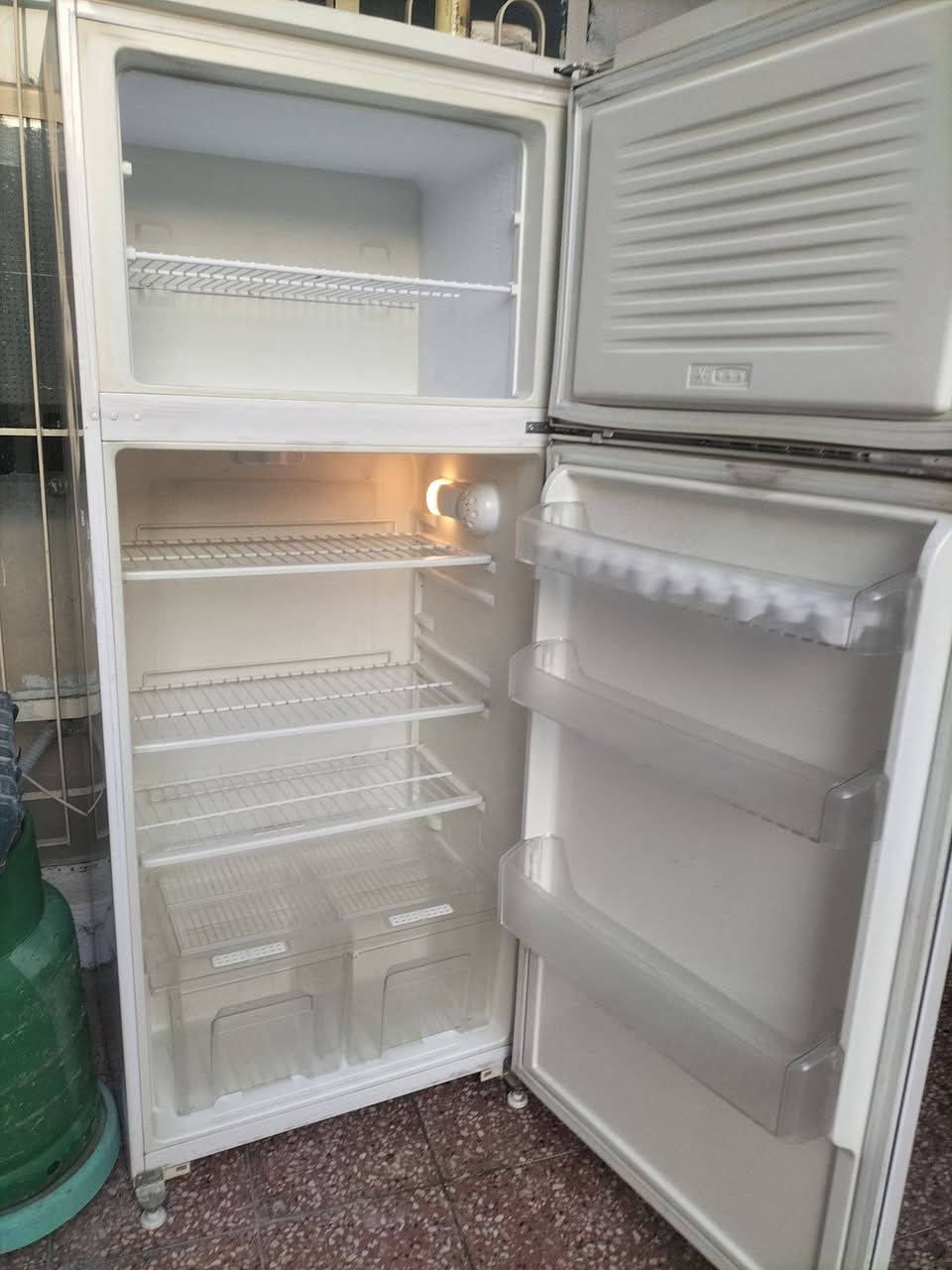للبيع كل تفاصيل بل صورة السعر 175 الف اتصل على وتساب ***********
