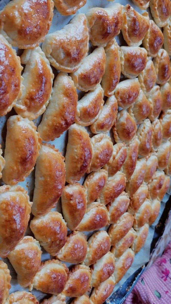 نعلن لزبائننا الكرام عن فتح باب الحجز  (الكليجة والكيك) 🥐🥮
​كليجة بالتمر: 6,000 د.ع (للكيلو)
​كليجة بالحلقوم: 6,000 د.ع (للكيلو)
​كليجة (سمسم أو مبروش): 6,000 د.ع (للكيلو)
​كليجة مشكلة: 7,000 د.ع (للكيلو)
​كليجة بالجوز (الفخم): 8,000 د.ع (للكيلو)
​كيكة شاي (سادة): 6,000 د.ع (للقالب)
​كيكة كاكاو: 7,000 د.ع (للقالب)
​🚗 خدمة التوصيل:
متوفرة لجميع مناطق الناصرية.
​📝 للحجز والاستفسار:
يرجى مراسلة الصفحة


**إذا كنت صاحب هذا الإعلان وتريد حذفه لأي سبب، رجاءا أرسل رسالة إلى الدعم الفني**