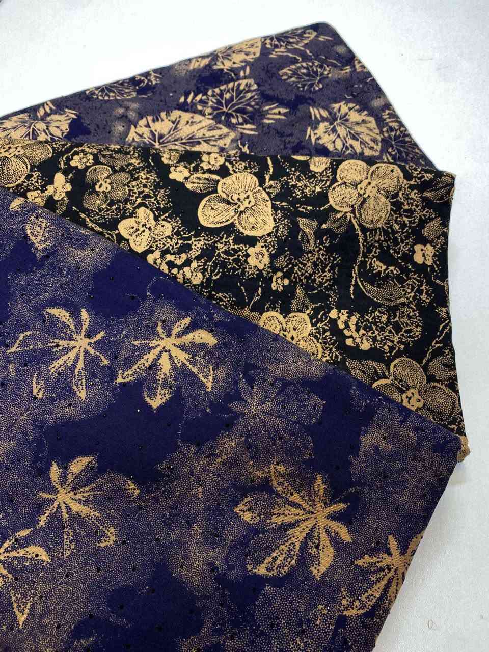 يا الله جمال وأناقة الكشمير الايطالي قطني شذر حراري واكو. بدون شذر احلى واروع الالوان ولنقشات جمله ومفرد يوجد لدينا خدمة توصيل لكل محافظات العراق خلال ٢٤ساعه فقط للاستفسار واتساب ***********
