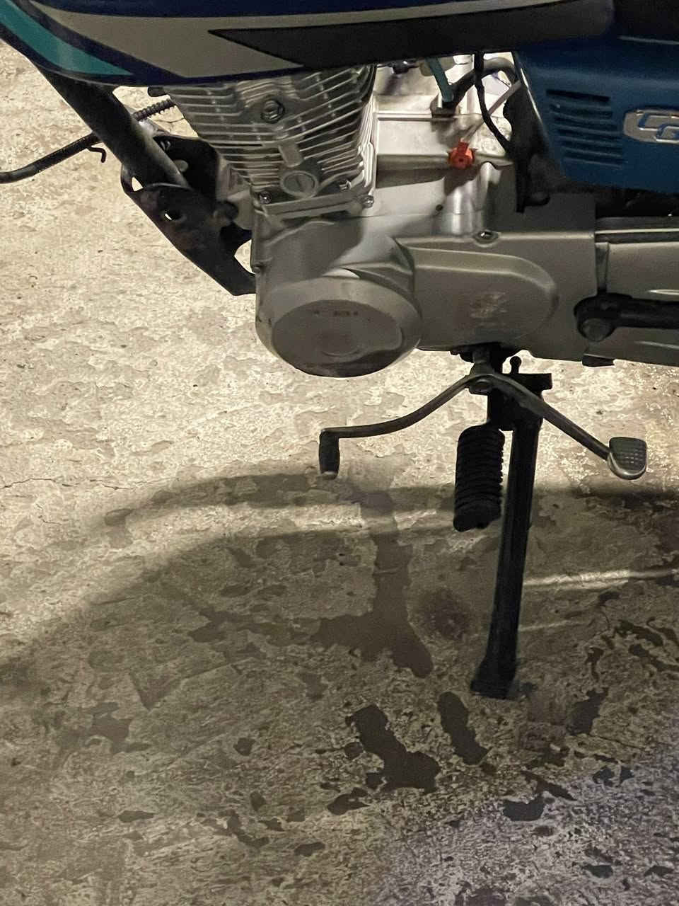 السلام عليكم دراجه ايراني للبيع اربعه كير تايكر موديل 2021الدراجه معمرةجديد مكينه خير من الله وكير خير من الله والدراجه كلش نضيفه مكاني بغداد السيديه السعر550وبيهه مجال الرقم ***********
