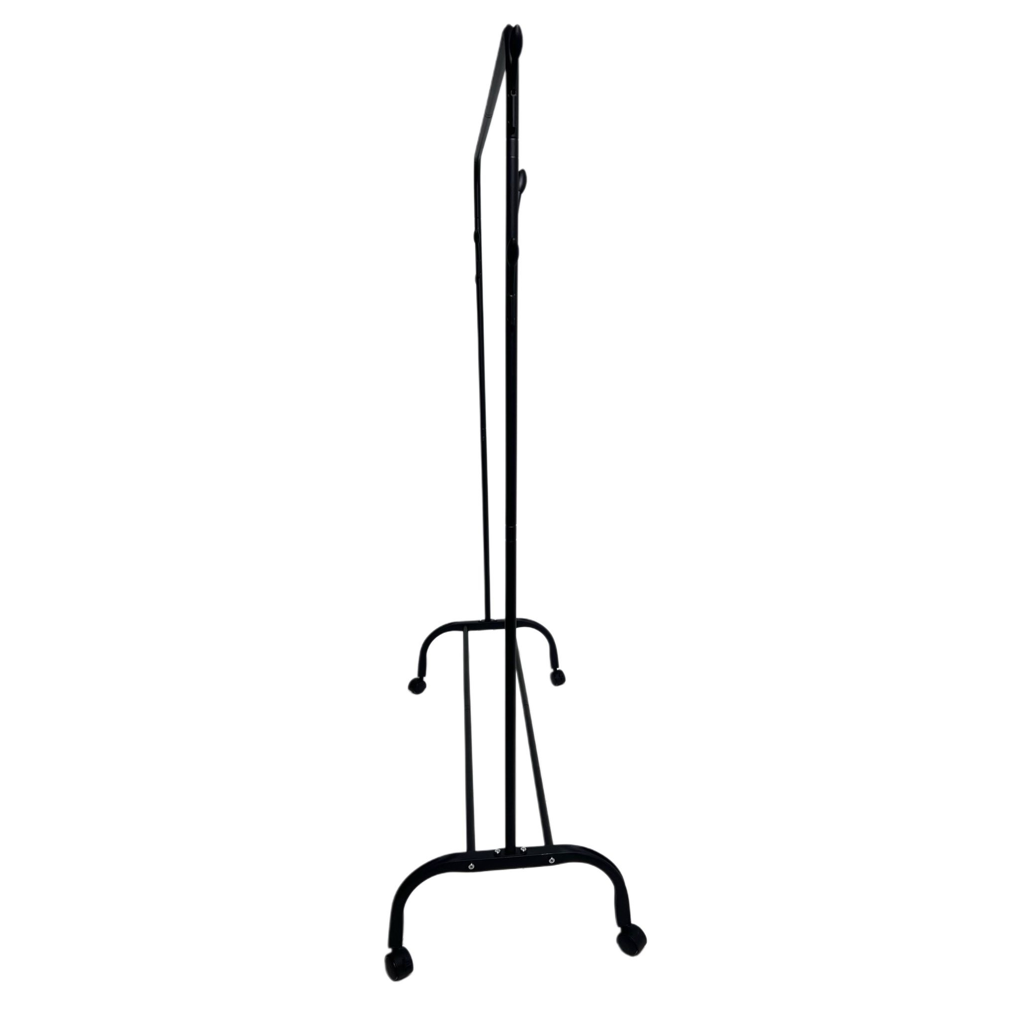 � استاند ملابس عملي وأنيق
رتّب ملابسك وخلي غرفتك مرتبة بطريقة عصرية ✨

✨ المميزات:

 • تصميم قوي وثابت يتحمل وزن الملابس
 • سهل التركيب وما يحتاج خبرة
 • مناسب للغرف، المحلات، وحتى الاستخدام اليومي
 • يوفر مساحة وينظم الملابس بشكل مرتب
 • شكل أنيق يضيف لمسة حلوة للمكان

💰 السعر: 15,000 دينار (مع التوصيل 🚚)

📦 متوفر الآن – الكمية محدودة
📩 للحجز والاستفسار راسلنا خاص


**إذا كنت صاحب هذا الإعلان وتريد حذفه لأي سبب، رجاءا أرسل رسالة إلى الدعم الفني**