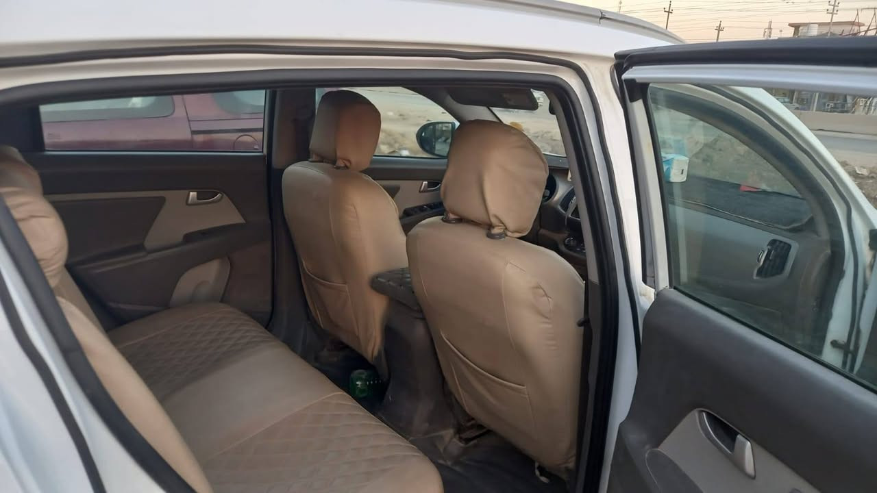 السلام عليكم / سبورتج موديل 2013
كفاله عامه سنويه باسمي  
تخم تاير حدادية تبريد شاشه حجم كبير حساسات خلفية كامرة غرفه سيارة جديدة
لايت زنون كشافات مع لد انارة سكن 
الشراي يريد وكاله يريد مداور الاستفتسار على رقم *********** مكان سيارة محافظة الديوانية
