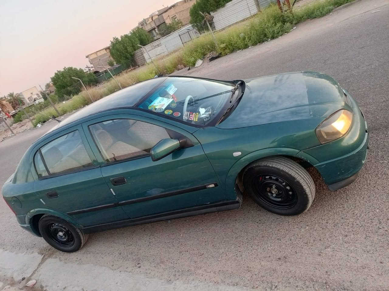 ياالله سلام عليكم للبيع اوبل استرا موديل 2002 رقم بغداد انكليزي شرط التحويل ثاني يوم 
كير مكينه جاهزات........ ... ...... .... تبريد ثلج شرط
كهربائيات جاهزه 
سياره بدون ضربه 
جام امامي كهرباء بلاد 
تخم تاير جديد 
دواخل نضيفه ارضيه جلد 
           ........................... ماشيه 192 الف
سنتر لك مركزي 
سياره مال جناي وبلعافيه على الي ياخذهه 
صدر امامي خلفي نضيف .... ...*********** السعر43
مكاني بغداد الكرخ البياع تواصل على الرقم واتساب موجود
