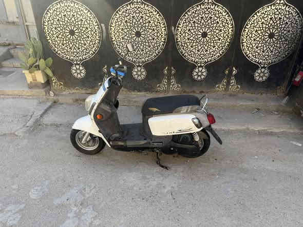 سلام عليكم بوليس مسصره شاشه جبيره دراجه كلها شغاله نقصها بس لوجه مال شاشه شلعه معدل كلها شغاله مكان بغداد الشعله السعر 600بيها مجال بسيط رقمي ***********
