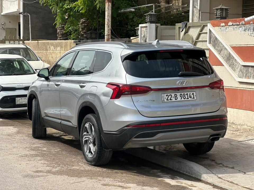 سنتافي 2023
فول مواصفات عدا البانوراما

صور الحادث بالمنشور فقط بدايه بنيد بدون دواخل

بدون ايرباك رقم اربيل

ماشية 80000 كيلو متر

مكينة 2500 وارد امريكي

المواصفات 

1.تحكم ستيرن2.شاشة كبيره 3. 4انظمة قيادة 4.مانع انزلاق 5.تبريد قطعتين 6.كشنات امامية تدفئة 7.كير بيانو 8.كشن السائق كهرباء 9.صندوق خلفي كهرباء 10.رادار ترقف ذاتي 11.سايد بريك كهرباء 12.بصمة 13. شاشة تدعم كاربلاي 14.اوتو هولد 15. كامرة خلفية 

سعر السيارة 177 وبيها مجال بسيط

العنوان بغداد حي الاعلام

رقم الهاتف ***********

