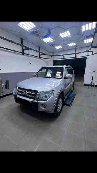 ألسلام عليكم 
باجيرو ( 2008) رقم بغداد الانكليزي بأسمي 
هزه جديده
مكفوله بدون صبغ
محرك كير مكفول لاتبخير ولا تنقيص 3000
فول مواصفات (حبتور) 👉
فتحه بانوراما. 
تكحم ستيرن جهتين
كروس سرعه
حساسات دعامية 
شاشه لمس بلوتوث
كامره خلفيه 
سماعات صوت عالي دمام خلفي 
زراكات مازده
كشنات جلد 
تحكم كشنات كهرباء 
صدرها حلو ونضيف 
بيها بس 3 قطع بارد خفيف مثل ما موضح بل صور 
السياره كلش حلوه واحلى من الصور 
رقم الهاتف ( *********** ) السعر ( 125 )$ وبيها مجال 
مكان السياره بغداد الدوره
