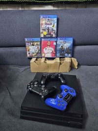 🎮 PlayStation 4 Pro (PS4 Pro)  ذاكرة 1tB ملحقاته  جوستك عدد2اصليه  جوس...
