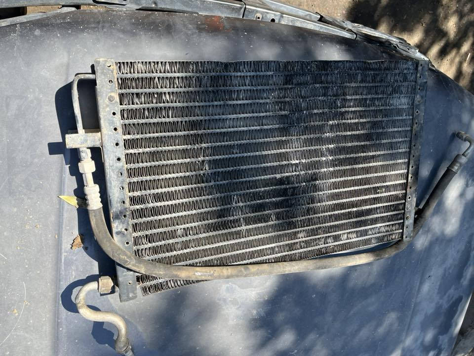 سلام عليكم غراض كولف للبيع أربع أبواب كاملات لون فيراني جاملات اماميه لون فيراني عقل كير شغال كامل معا ضفيره  دعاميات راديتر تبريد حجم كبير معا صوندات كلشي موجود ونضيف ***********
