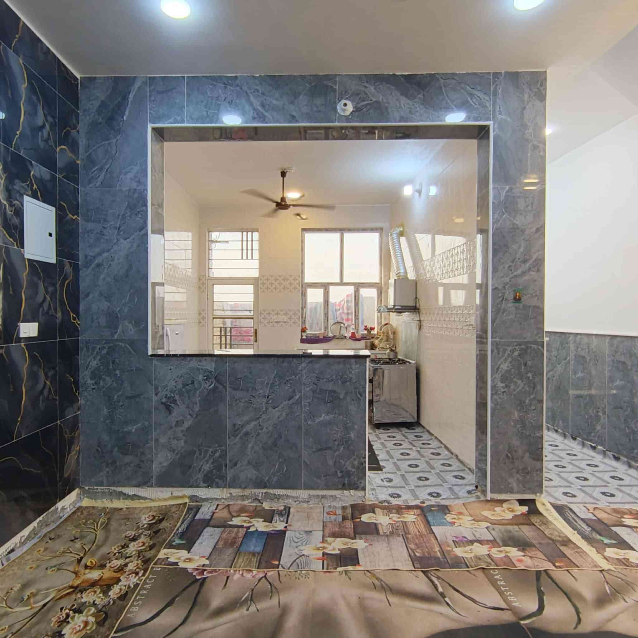 السلام عليكم دار للبيع نعمانيه بالمتنبي قريب ع شارع العام يم النهر بناء حديث المساحه ١٨٠ غرفتين وصاله ومطبخ مناور ٢ صحيات داخليه وخارجيه للاستفسار ***********
