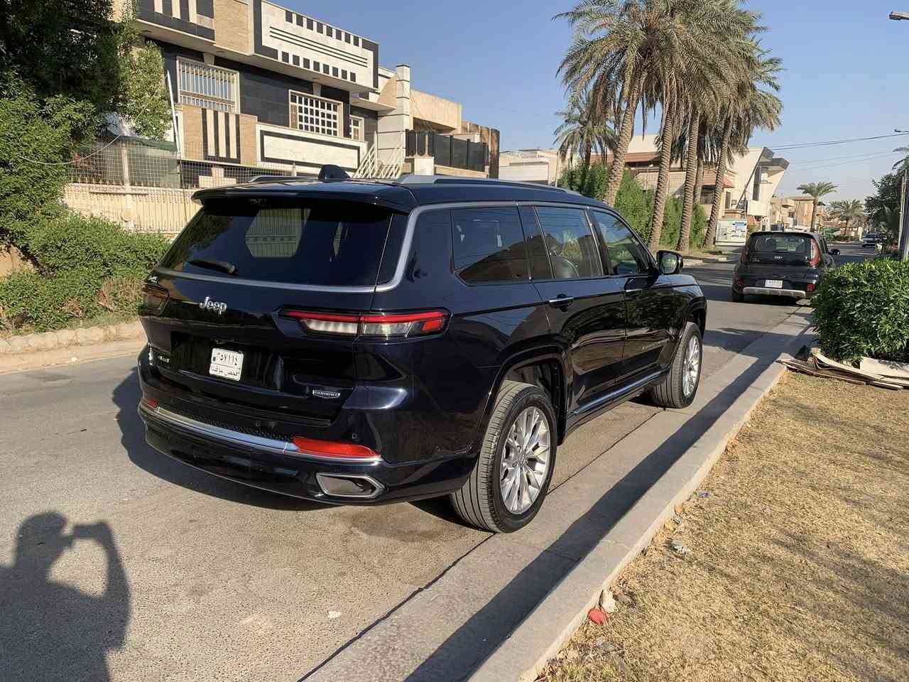 ### جيب سومت ٢٠٢٣###
عداد المسافة: ١٩٥٠٠ مايل
الموديل : جيب كراند شيروكي 
الفئة:سومت
اللون :حبري
سنة الصنع:٢٠٢٣
عدد الركاب :٧
الضرر: باب السائق +باب خلف السائق (تبديل بنفس اللون) بدووووون صبغ 
الايرباك :بردة جهة السائق (تبديل بقطة بلادية مو تجاري ولا مقاومة) 
الموصفات
١- مكينة ٦ سلندر ٣٦٠٠
٢- جكات (تتحكم بمستوى ارتفاع السيارة)
٣- وضعيات قيادة(سبور+نرومال+اوف رود)
٤- هيد اب دسبلي (عرض الكيجات ع جامت السيارة)
٥- ويل ٢٠
٦- المقاعد الامامية(تدفئة تبريد+مساج)
٧- المقاعد الخلفية (مفصولة+تدفئة)
٦- جميع المقاعد كهربائية 
٧- كاميرات٣٦٠ درجة+ كامير خلفية مساعد +كاميرا داخل السيارة لمشاهدة المقاعد الخلفية
٨- حساسات امامية وخلفية.
٩- نايت فيشن(للقيادة الليلية)
١٠- رادار امامي.
١١-نقطة عمياء
١٢-تحديد مسار
١٣-انارة داخلية اللوان
١٤-شعار يومت مضيئ 
١٥- ٣ شاشات
١٦-ابل كار بلي +اندويد اوتو (واير ليس)
١٧-شاحن واي ليس
١٨-ميموري كشن السائق والامامي
١٩- بردات خلفية بلادية
٢٠- لايت امامي زينون
٢١ صندوق كهرباء+حساس قدم يفتح ويسد
جميع ملحقات السيارة موجودة الارضيات الكتلوكات الجك وملحقاته 
السيارة تترقم بغداد وجميع المحافظات عدا كوردستان
اخوكم مهندس همام
***********
