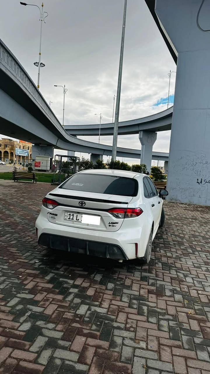 السلام عليكم 
للبيع كورلا 2025
تجميع صيني هايبرد 
 اخت الزيرو 
ماشيه الف ونص كيلو 
السياره فول مواصفات ال s
كامره خلفيه 
شاشه كبيره تدعم الكار بلي 
فتحه سقف 
تحديد مسار 
قياده ذاتيه 
يدات اسود بلادي 
ويل 18 
نقطه عمياء 
كشنات جلد لون احمر 
تحكمات استيرن 
ثلاث انظمه قياده 
نظام HOULD
كامرا خلفيه 
رادار جانبي رادار امامي رادار خلفي 
رقم بغداد بسمي السياره شرط التحويل 
محرك 1800 
السعر 24،500وبي مجال للشراي 
رقم الهاتف ***********
