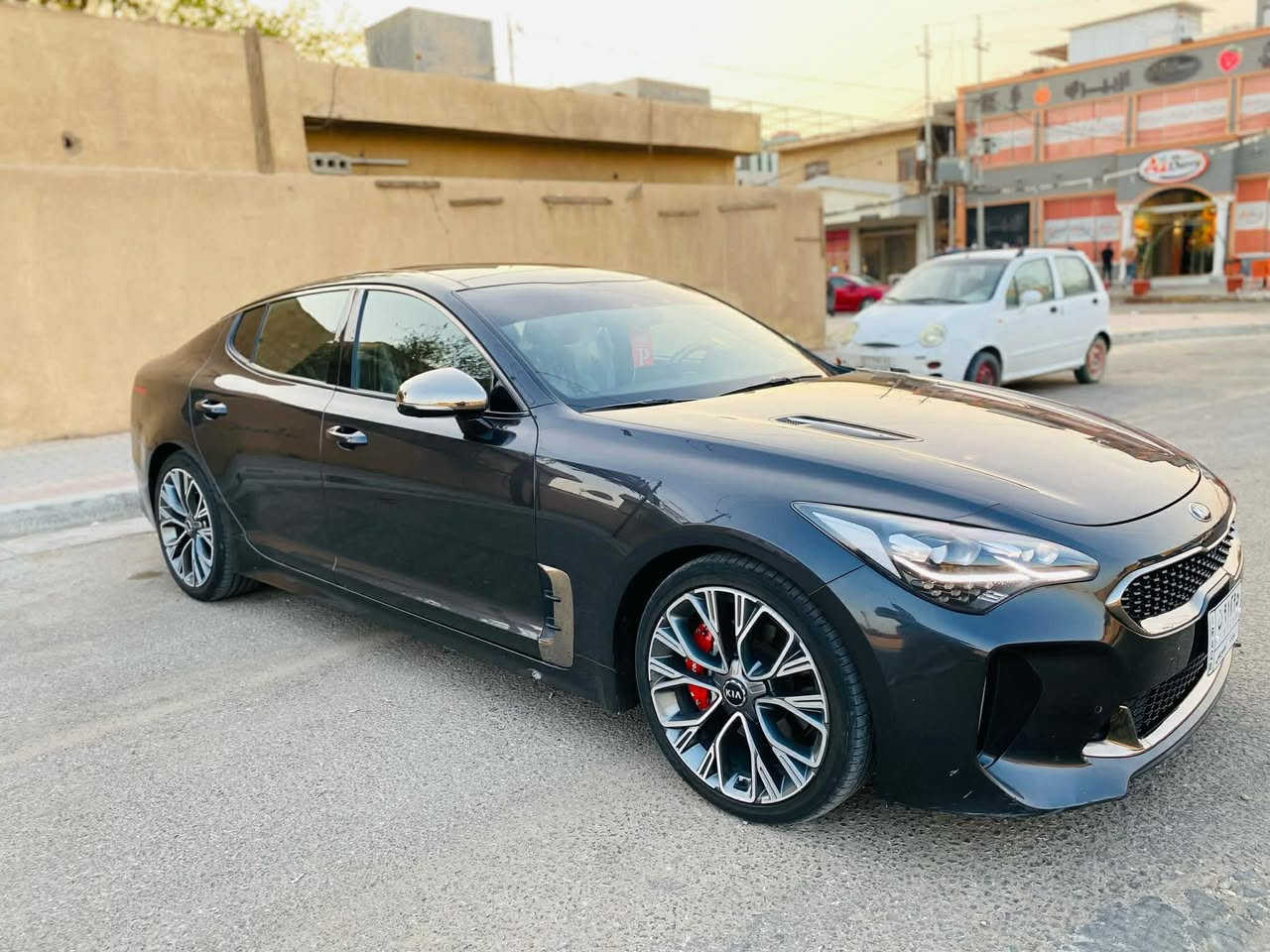 سلام عليكم : من رخصه الأدمن (بيع مستعجل
📌كيه (ستنكر)GT اربعه سلندر تربو 
(خليجيه بيها قطعتين 
📌مديل (2020).
📌ضرر جاملغ وباب السايق بعدهن مصابغهن 
📌كير+مكينه+اكسل (كفاله).
📌السعر (155) وبيها مجال 
مكاني بغداد
                        ***********
