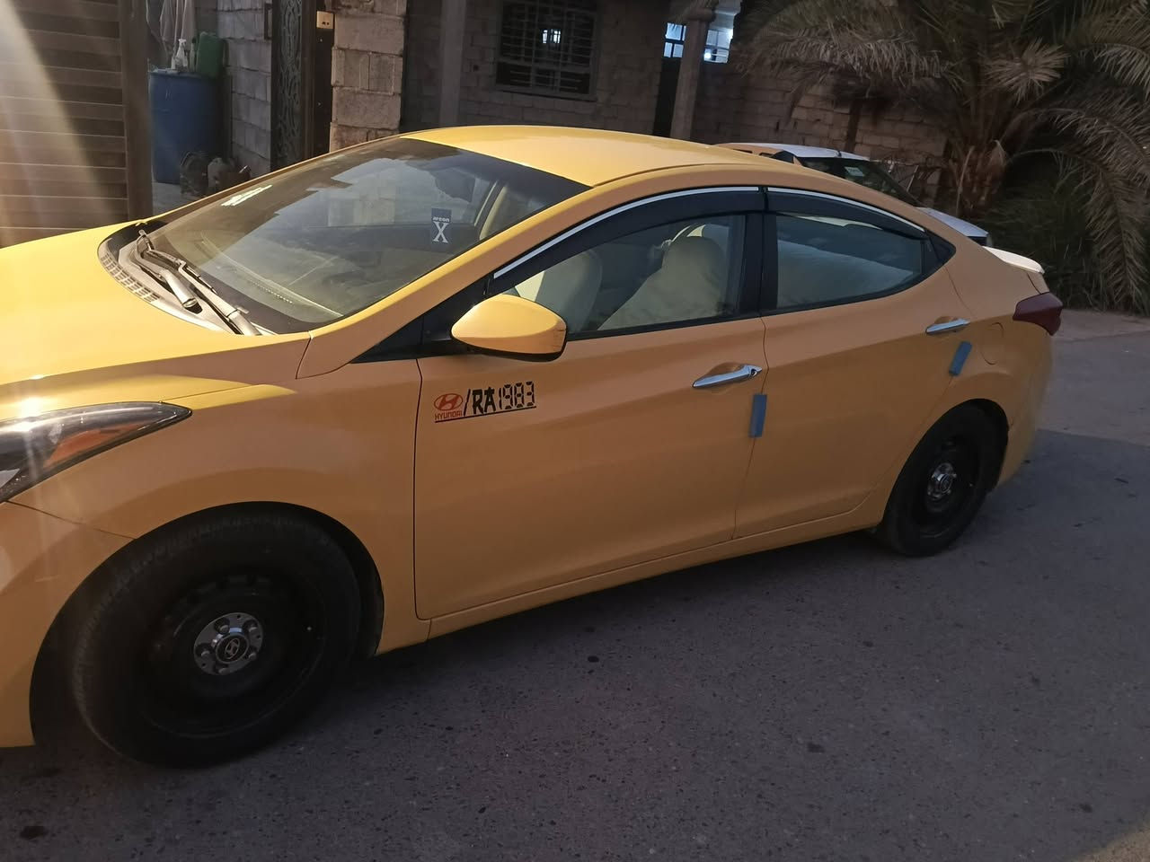 سلام عليكم للبيع قسط الانترا موديل 2014 رقم انكليزي مصفرة هيئة وغرامات سيارة جاهزة مابيها اي نقص محرك كير حدادية تبريد كاملة مقدمة 60 مكاني بغداد ***********
