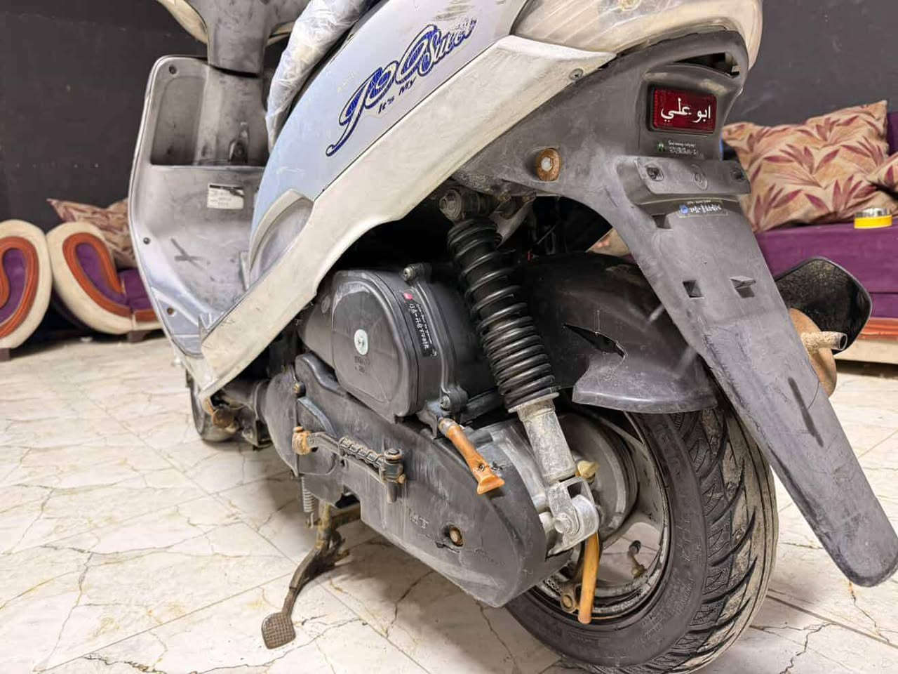 سلام عليكم 🛵🈲
ماكس منغولي موديل 2006 مكينه 49 بلاديه مامفتوحه ختم واحد ويه المكينه بعدها بملحها شلعه ومعدل 120 سلف بلادي كابريته بلادي دراجه كلها شغاله  كفرات مختمه بلاديه صالنصه بلادي معروضه ب 625 وبيها مجال مكاني حله حي الجزائر ***********
