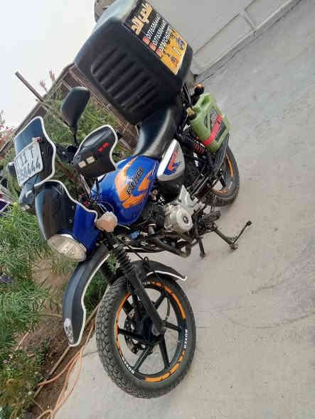 السلام عليكم دراجه بوكسر موديل 22 مرقمه بغداد مشروع وطني طالعه بل 23جاملغ طويل وسان الدائري مجفته تجفيت شركه  مكينه حلوه وخير من الله سعر 2100بيها مجال مكاني قريب المحموديه دراجه تأخذها ما تحك راسك منها تصل بيك خير ودلل *********** وتساب
