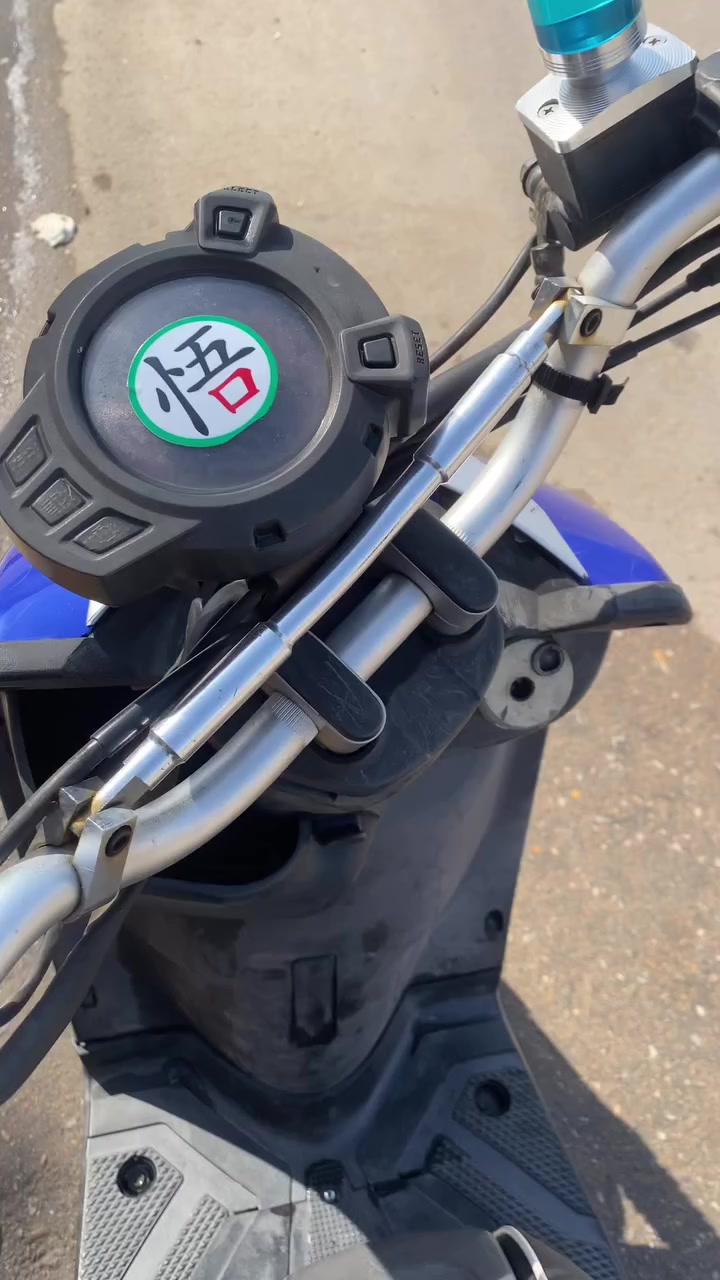 السلام عليكم دراجه للبيع دراجه رمبه دراجه اجت هيج مامفتوحه سعرها ١٢٥٠ عنوان أبو رمانه هاذه رقمي***********
