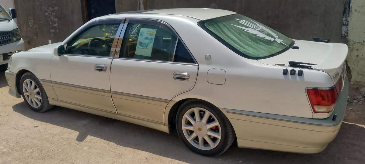 ملكه موديل 2002 ديفور الجبير 3دكم كرتسال اصل قرار 102مفحوصه بقي على كمرك كامله المعامله رقم بغداد فتحه كامله السياره من كلشي وحله من الصور  مكاني بغداد السعر 100 رقم ***********
