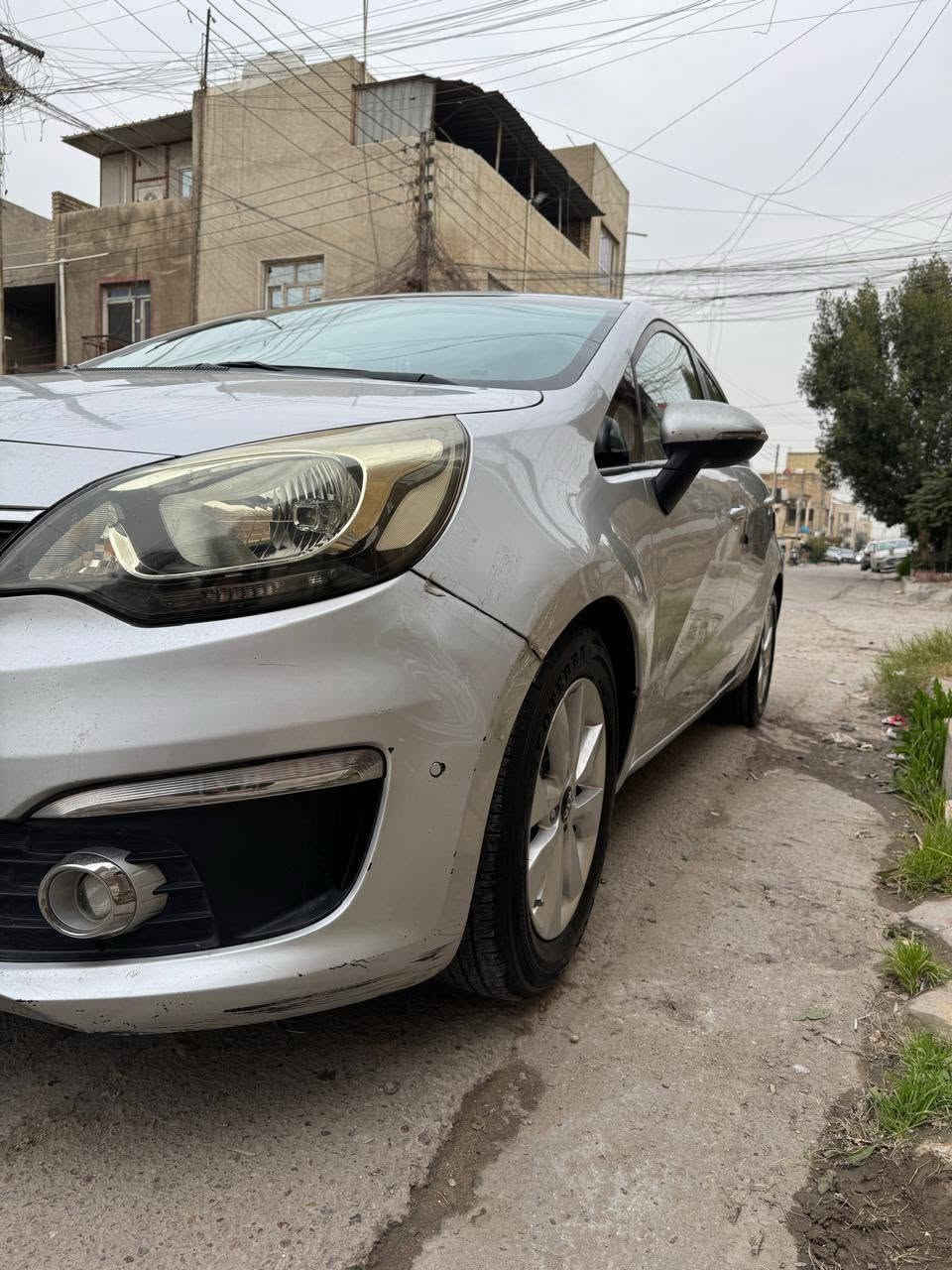 للبيع ريو خليجي مديل ٢٠١٧
رقم بغداد ماشيه ٨٠ 
سياره مال بيت جاهزه من كل النواحي 
مكفوله ماعدى رصعه باب خلف عكس السايق تبريد خير من الله 
مكينه ١٦٠٠ قطرتين 
موصفات عاديه 
السعر ٩٨ وبيه مجال اي استفسار 
*********** مكان بغداد البياع
