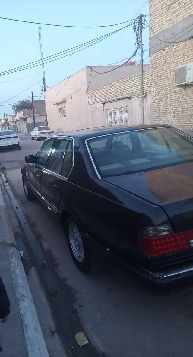 السلام عليكم بي ام موديل ٩٣ حجمه ٧٤٠ سياره مكينه وگير وتبريد ثلج رقمه انگليزي ذي قار سنويته ل ٢٩
تخم تاير جديد 
مكان السماوه 
للاستفسار الاتصال على الرقم 
***********
