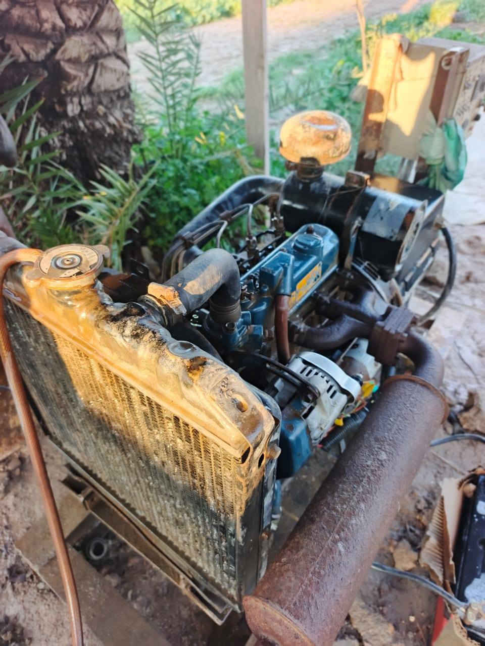 سلام عليكم مولد كابوته للبيع نضيف ما محطوط عليه صبانه 7 ونص كيفي مكان بابل الحله جبله السعر /15ورقه وبي مجال للشراي رقم /***********
