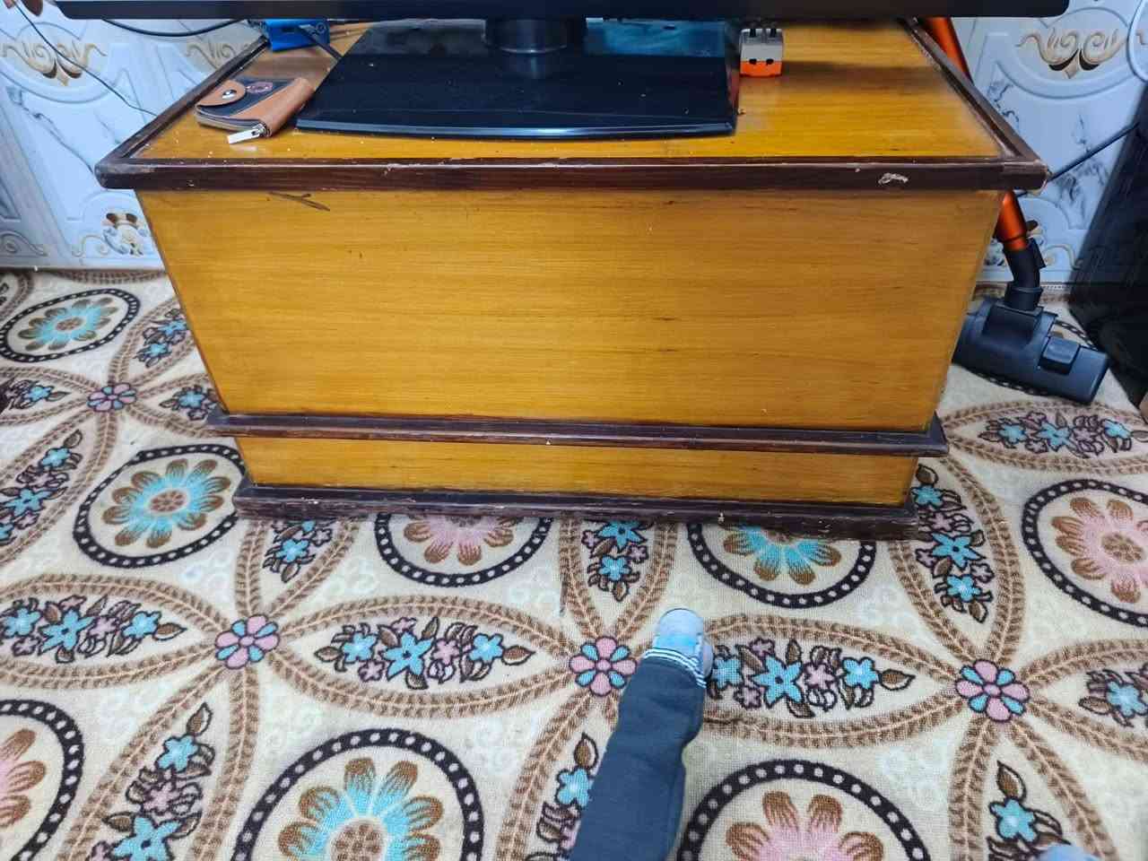 تخم للبيع نضيفة 10 مقاعد مكاني الكرادة ***********
