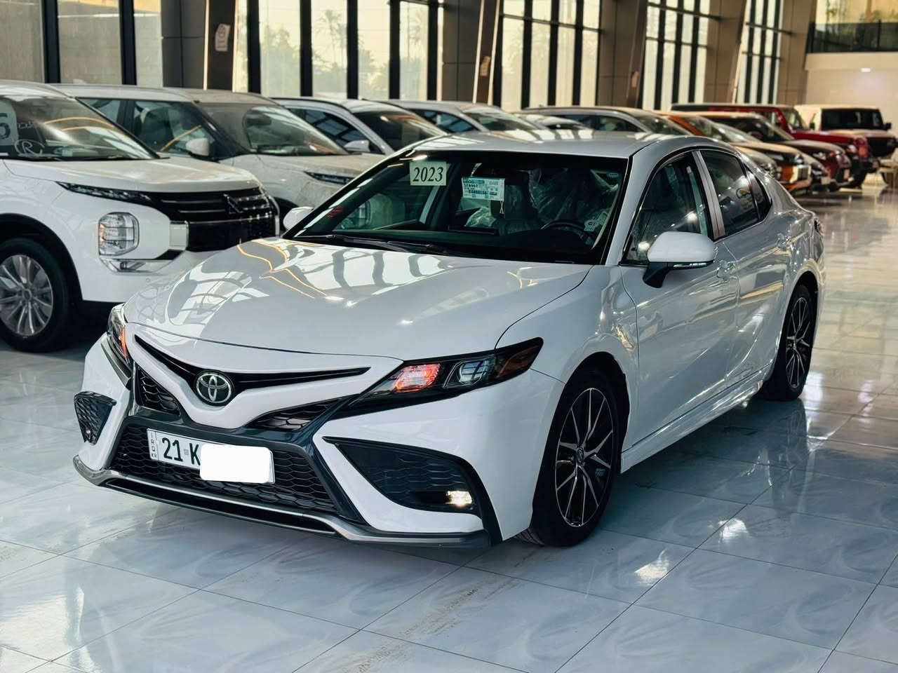 ✨️TOYOTA CAMRY  ✨️
 للبيع تويوتا كامري 2023
مواصفات SE SPECIAL 
▫️تحكمات ستيرن جهتين
▫️شاشة ترحيب 
▫️كشنات تدفئة + تبريد 
▫️كشن كهرباء 
▫️داخل ابيض مميز
▫️ويل كروم 
▫️كشافات ضباب بروجكتر
▫️اشاير بالمري
▫️رادارات 360°
▫️كامره خلفيه
▫️كشنات جلد 
▫️شفتات ستيرن
▫️نظام SPORT _ECO 
▫️وبيها بعد مواصفات 
🔺️ السياره ضرره فقط بنيد وربع جاملغ صبغ بدون قطرة دواخل 
🔷️السياره مرقم سليمانيه جديد 
للأستفسار الأتصال ع الرقم ***********
