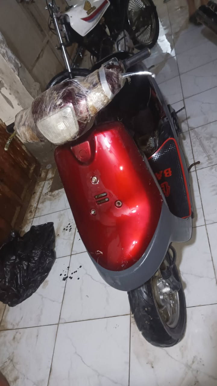 زعرة للبيع 150وبيها مجال حك الجية
مكينة خير من الله 
كهربائات ماتشتغل 
مكفول شاصيها


**إذا كنت صاحب هذا الإعلان وتريد حذفه لأي سبب، رجاءا أرسل رسالة إلى الدعم الفني**