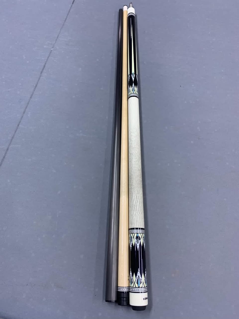 السلام عليكم كيوب كولن للبيع شفتين بي خشب وكاربون  سعر ٢٢٥وبي مجال اي ستفسار *********** واتساب
