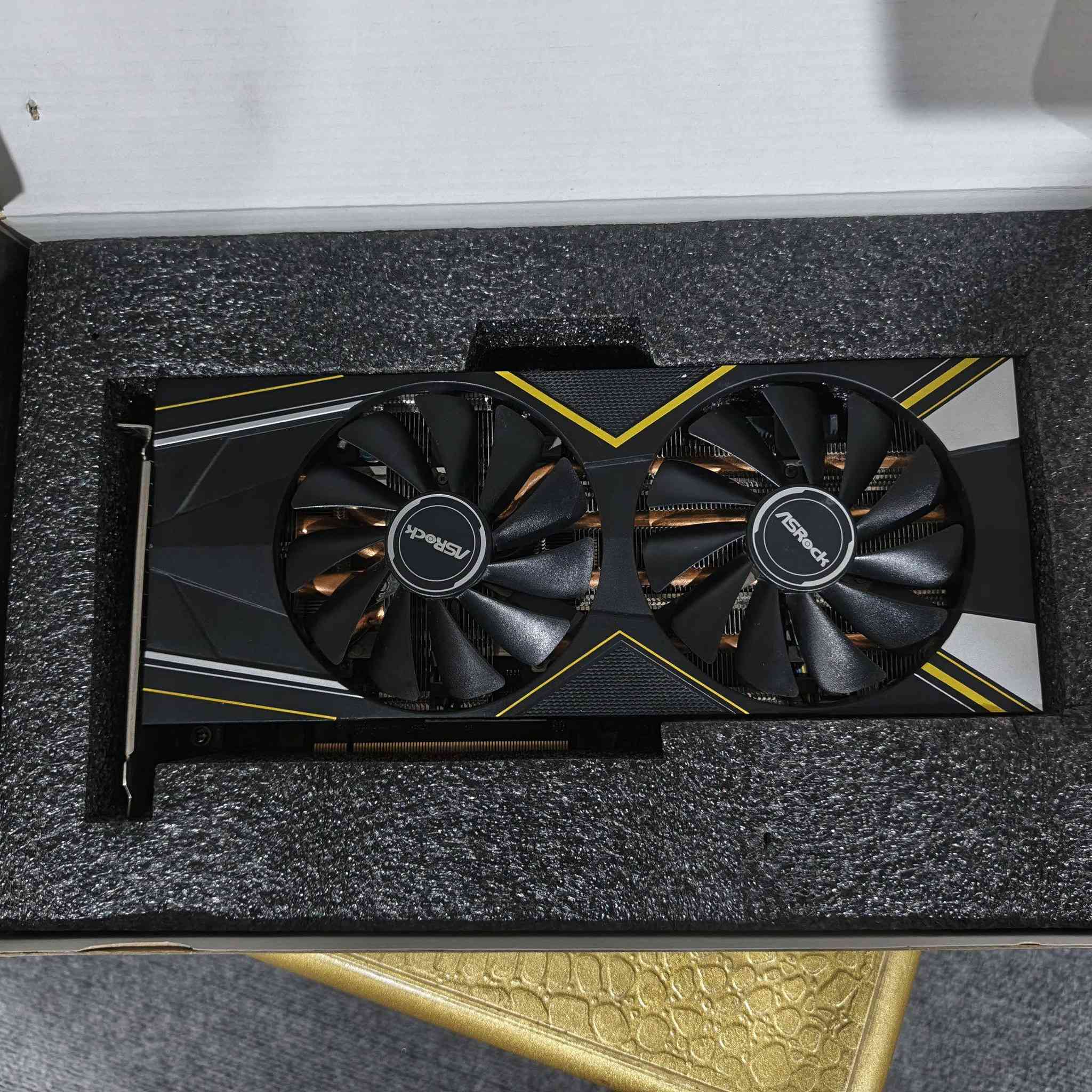 مستعمل حيل نضيف تجي وتشوف نضافته
Rx5700xt
GB8
سعره ٢٥٠
***********
بغداد ماعندي توصيل
