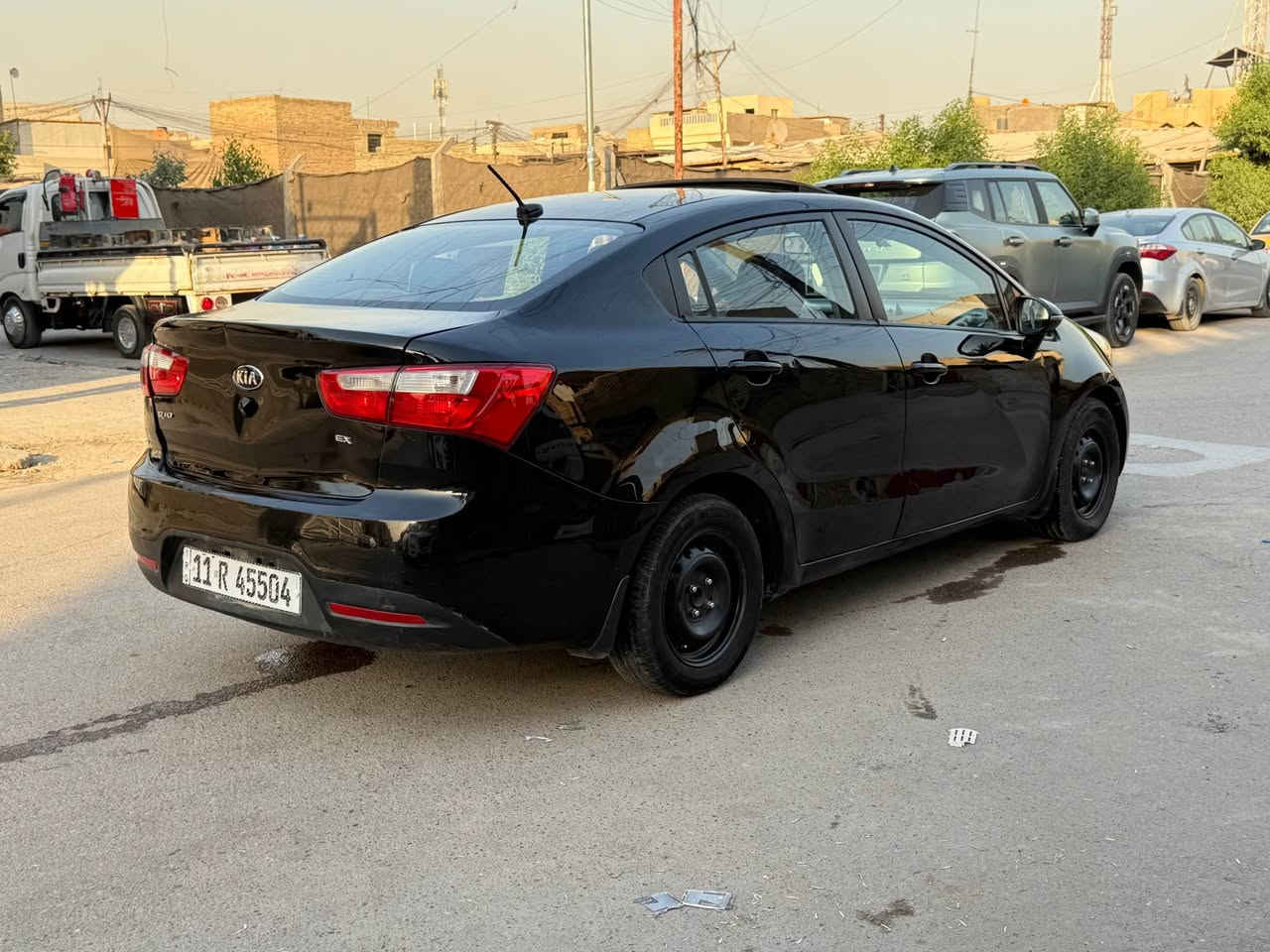 السلام عليكم 
كيا ريو 2015 محرك 1600 GDI رقم بغداد دولي بأسمي كير ومحرك مكفولات بدون فتح بيه صبغ جاملغ امامي ايمن و قبغ الجنطه بدون دواخل فقط رش شرط السونار فول مواصفات فتحه سقف تدفئه كشنات تحكم ستيرن كشنات جلد مري كهرباء اشاير بلمري السياره جاهزه 100% بدون نقص صدر امامي وخلفي جديد تبريد ثلج كهربائيات كله شغاله سياره نضيفه جداً معروضه ( 83$ ) وبيه مجال بسيط مكاني بغداد الدوره للاستفسار *********** بغداد, العراق
