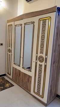 كنتور • ٤ أبواب • للبيع