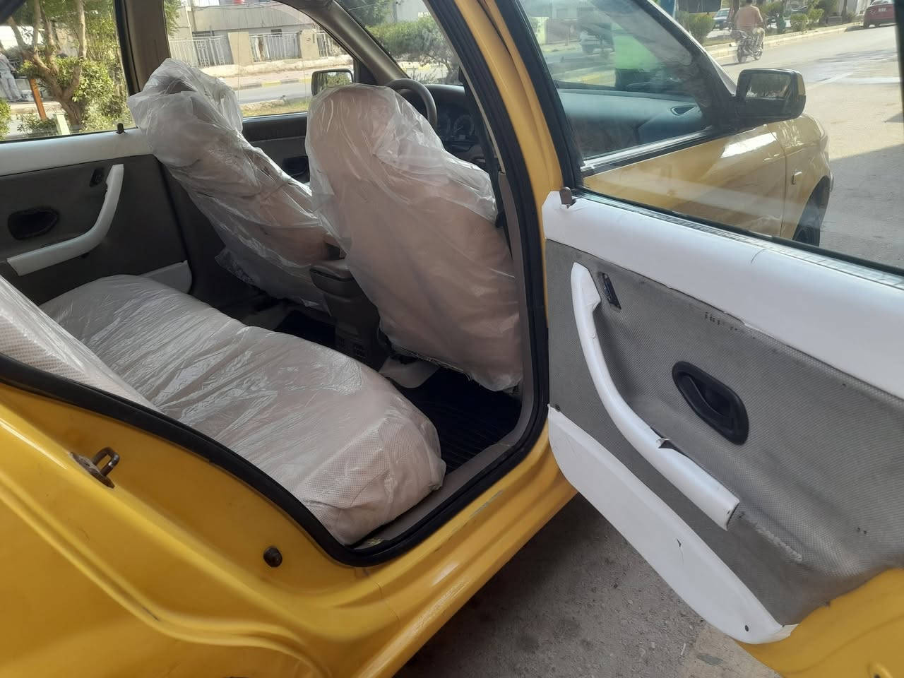 السلام عليكم سمند موديل ١٢ للبيع سياره جهازة تحويل ثاني يوم رقم جديد واسط السعر ٤٠ وبيها مجال قليل الاستفسار ***********
