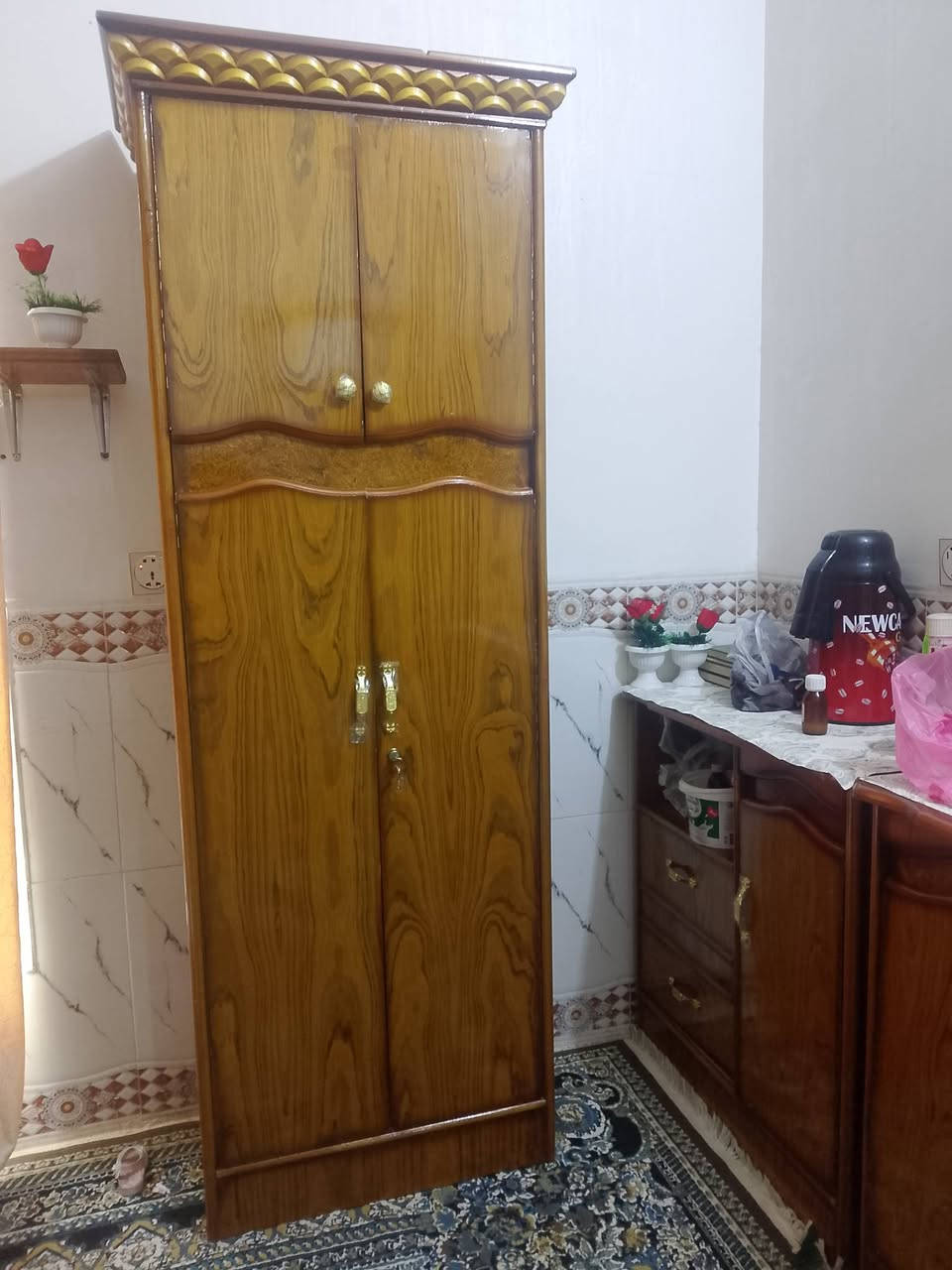 سلام عليكم ورحمة الله وبركاته 
اخوان غرفه للبيع صاج خارج وداخل حطاطه السوك نضافه 100/95 او 100/100 مثل ماواضح بل تصوير لا سناب ولا فلتر ولله كامره عاديه ونضافه فول مستعمله اقل سنه مال عريس كنتور قاطين زاويه كنتوريه قاطين  جربايه حطاطه وسبع رجلين. مكان بغداد اليوسفيه سعر 700 وبيه مجال وشراي يؤمر امر 
للتواصل خاص موجود وهاذه رقمي 
***********
***********
