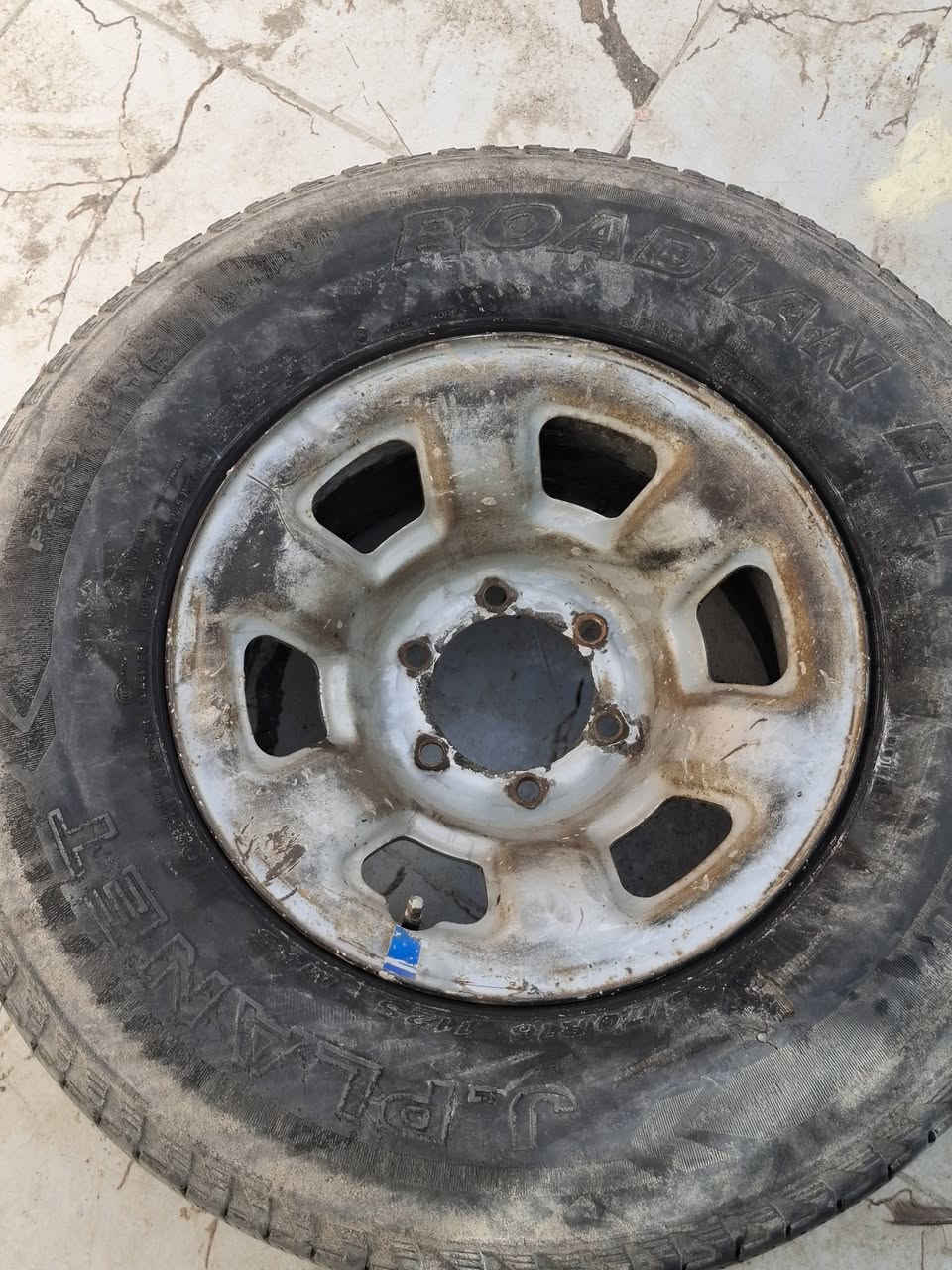 سلام عليكم تايرات 5 هنه و ويل مالتهن حجم 16 الرقم ***********
