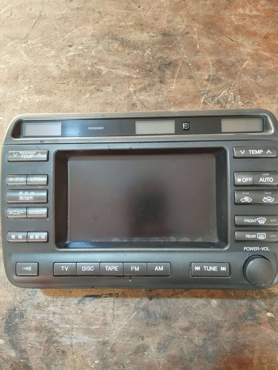 شاشة ملكه اكرستال شغاله شرط الفحص السعر50الف العنوان كوفه علوة الفحل قرب جسر الامام  ***********
