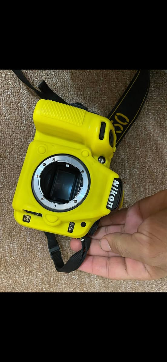 نيكون d750 فول فريم ملحقاات كامله تواصل ***********
