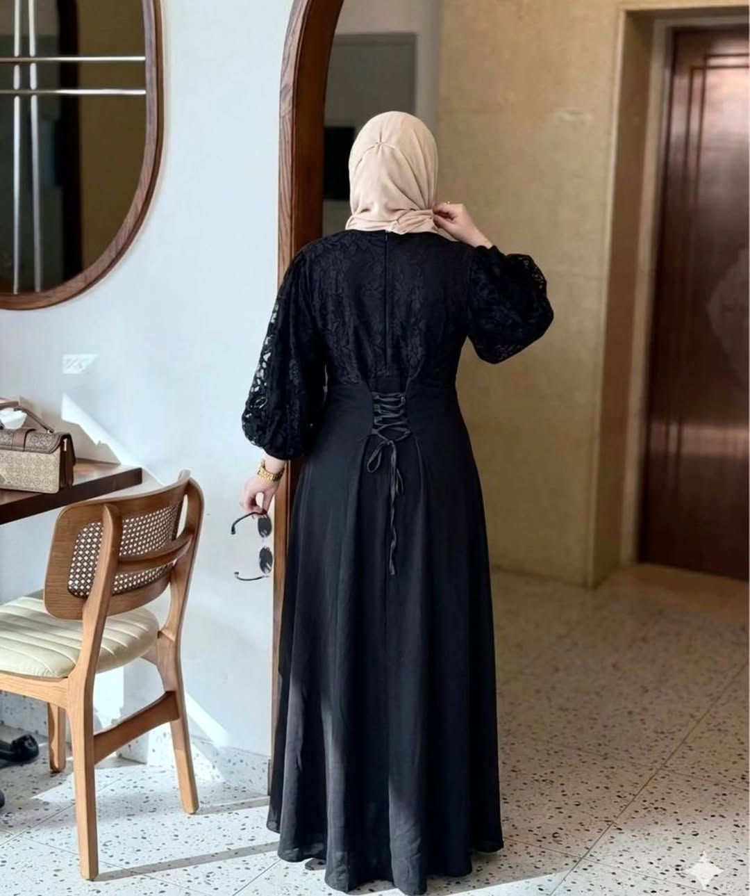 فستان كيبورد مطعم شيفون مبطن 

قياس  38 40 42 44 46 48
علقي بكلمه سعر توصلج تفاصيل كامله خاص 📌


**إذا كنت صاحب هذا الإعلان وتريد حذفه لأي سبب، رجاءا أرسل رسالة إلى الدعم الفني**
