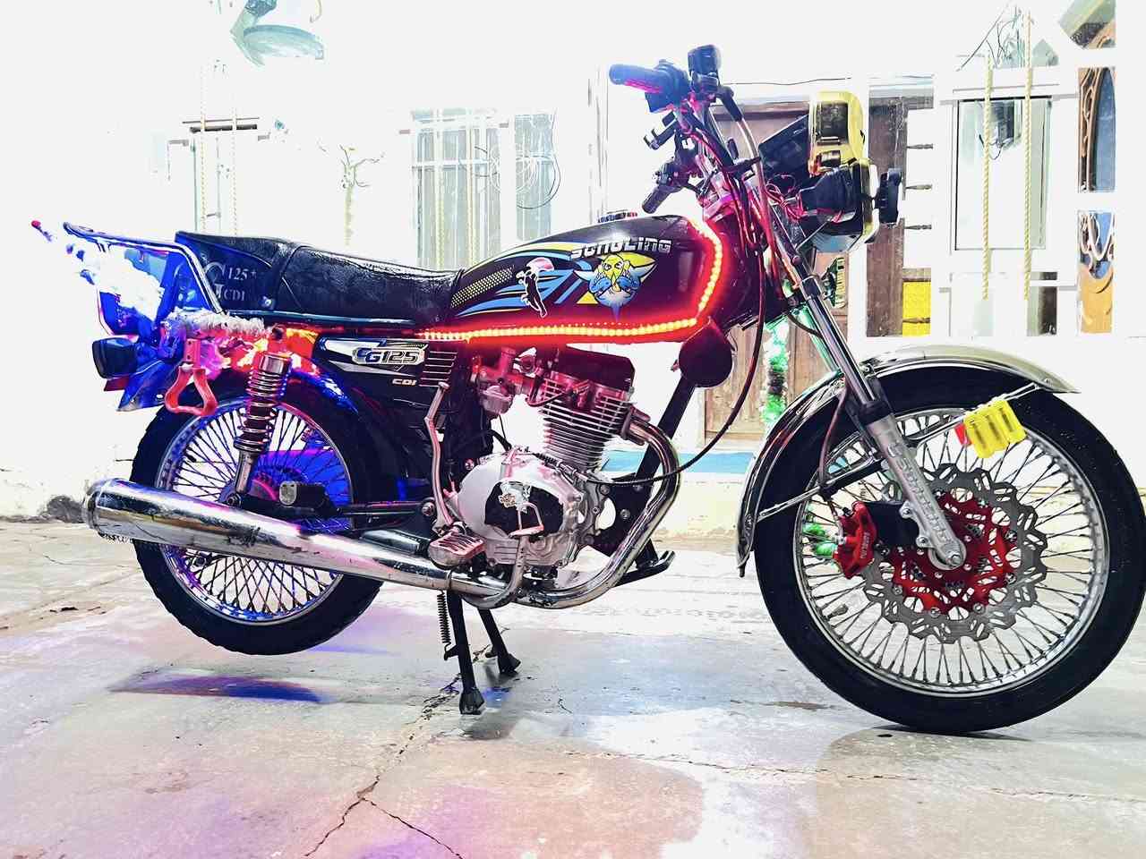 السلام عليكم
موطور لبيع سولنك موديل 25
السعر خاص***********
