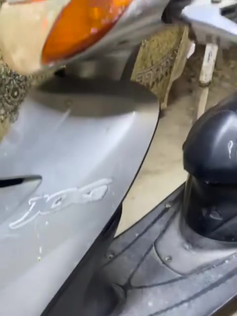 ***********بي وتساب 
سلام عليكم دراجه عصفوريه سرعه 60 للبيع جديد كهربات كلهه شغاله قفل اكسل وستيرن نكره هندر وسلف بس نقصهه باتري شلعه مكينه ناعمه 275 وبيهه مجال مكان بغداد جسر ديالى تغاطع نهروان
