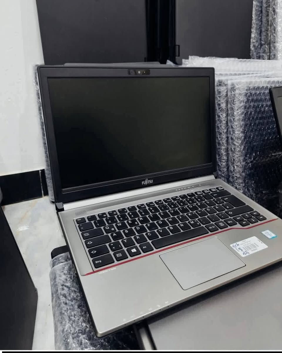 لابتوب Fujitsu ياباني أصلي — نظافة 99%
المواصفات:
• المعالج: Intel Core i5 — الجيل السادس
• الرام: 8GB DDR4
• التخزين: 256GB SSD
• الشاشة: 13.3 بوصة — FHD 1080p بتقنية IPS
• كرت الشاشة: داخلي 4GB
• نظام التشغيل: Windows 10 Pro أصلي
• كاميرا أمامية: FHD
• كيبورد: عربي / إنكليزي بإضاءة
• البطارية: ممتازة — حتى 3 ساعات

السعر: 180 الف

للاتصال أو واتساب: ***********
