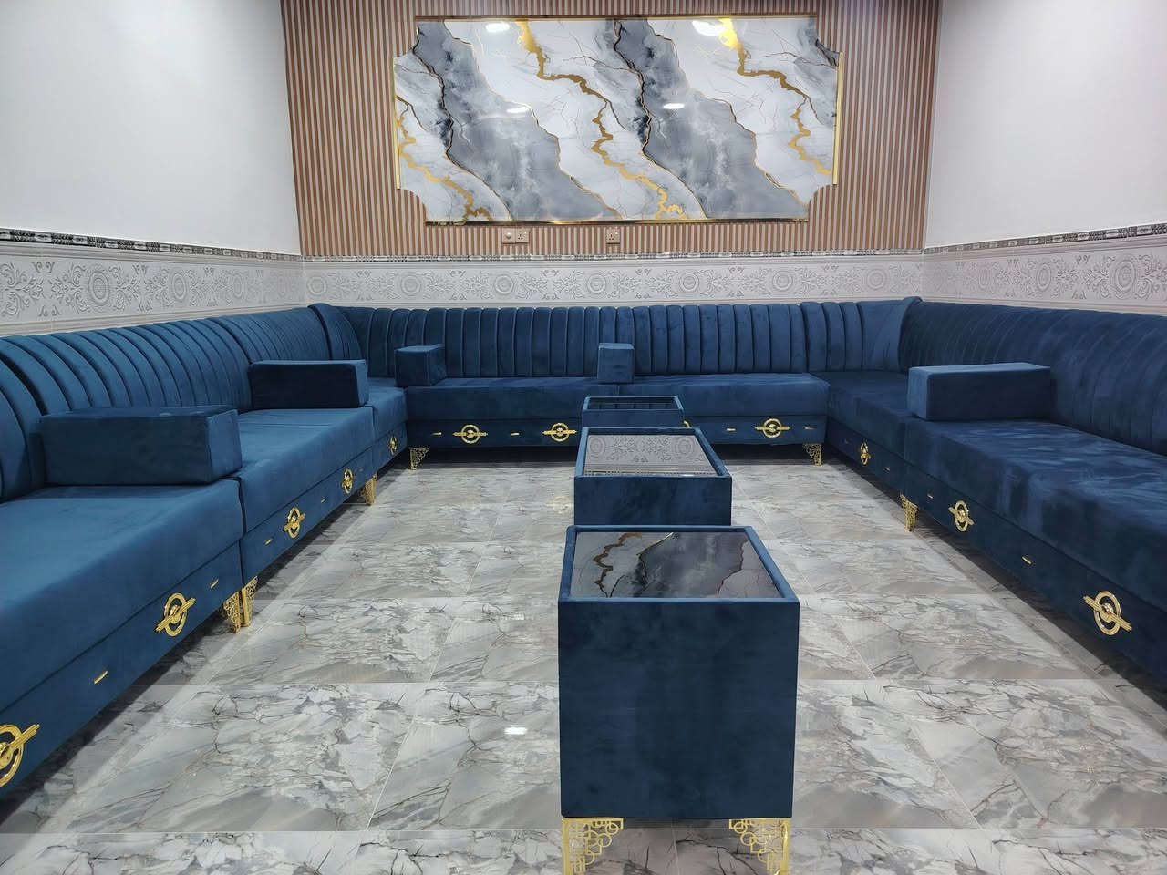 السلام عليكم معمل تخومة ودواوين المتر ب٩٠الف هو وطبلات وكوشات كلو شغل بلوك 18
مكاني هيت شارع مركز الشباب للاتصال ع الرقم ***********
